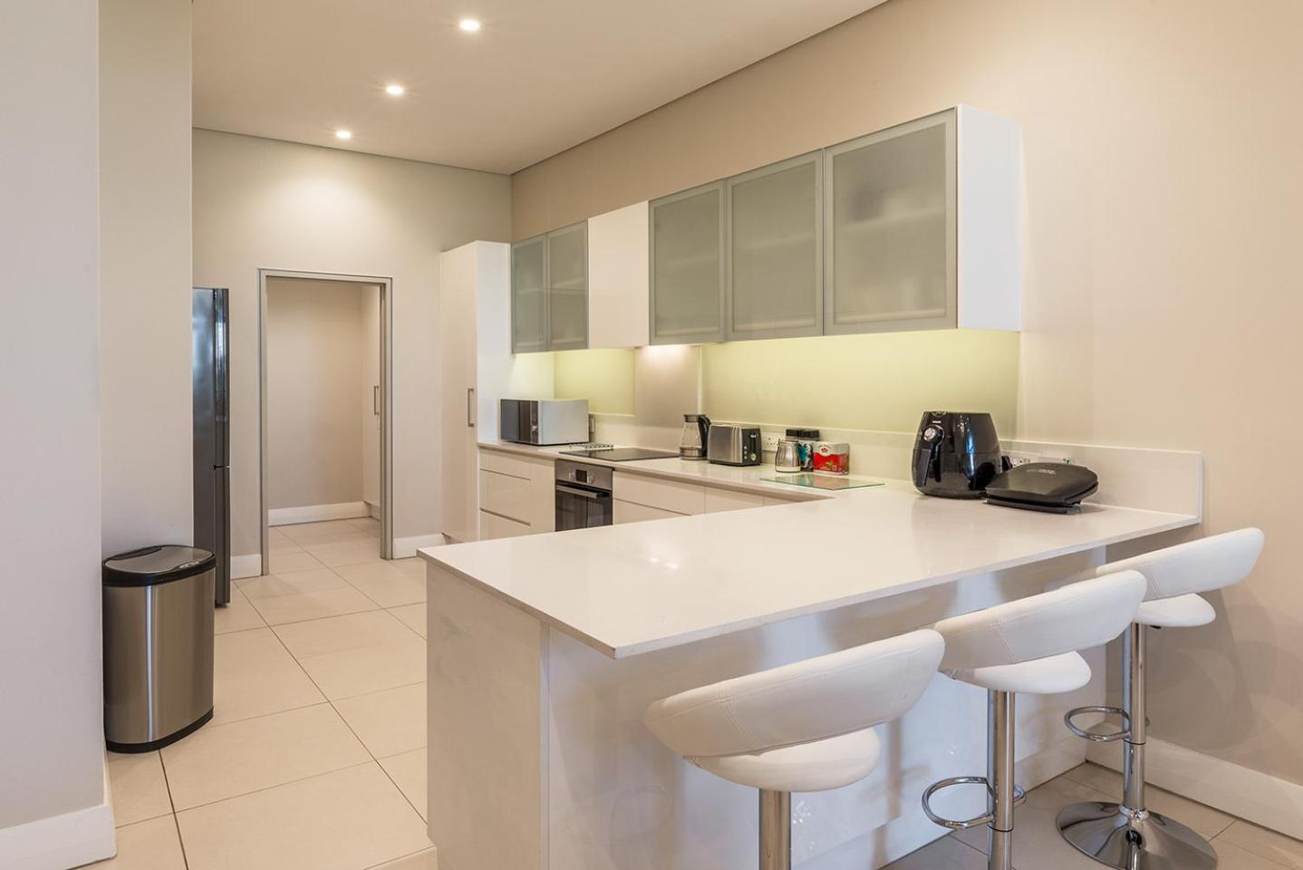 Apartment V&a Waterfront Luxury By Nivar Cape Town