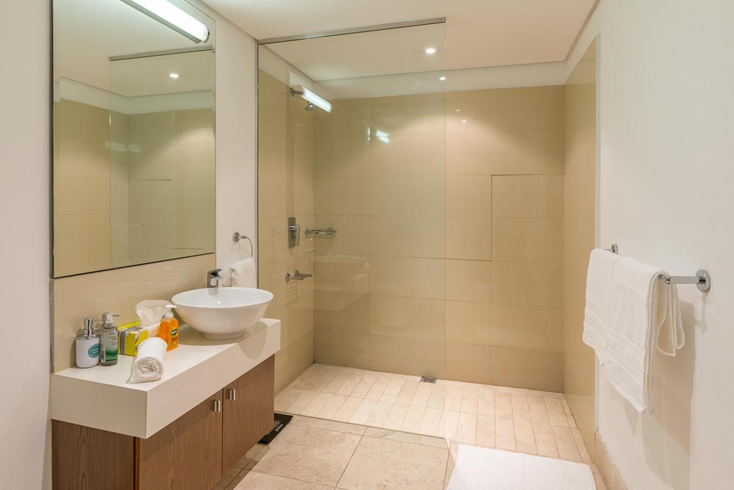 V&a Waterfront Luxury By Nivar Apartment