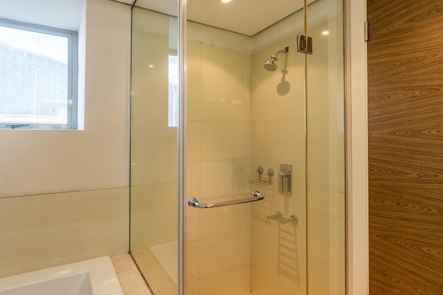 Apartment V&a Waterfront Luxury By Nivar Cape Town